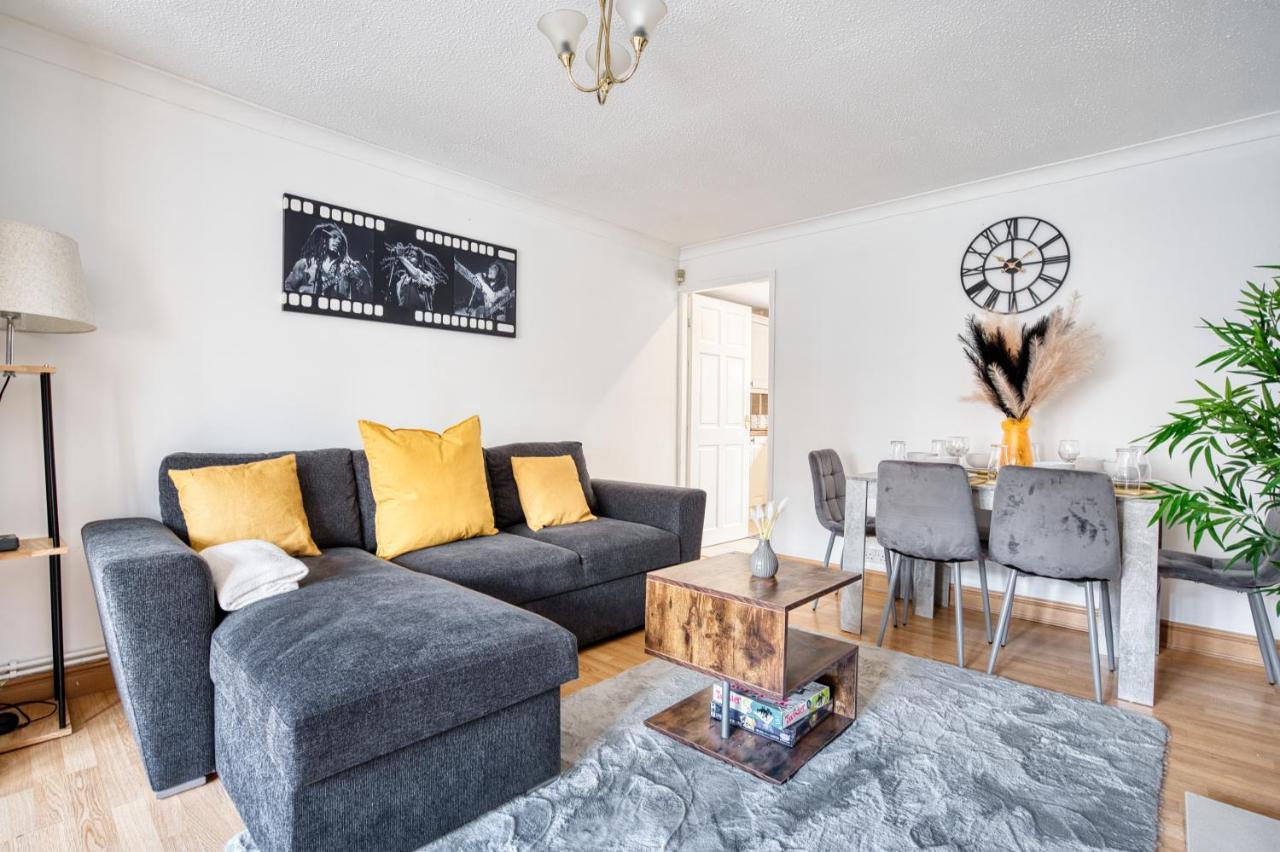 Liverpool Home With Free Parking West Derby Exterior foto